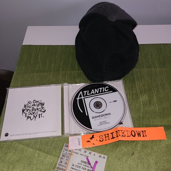 Shinedown-The Sound Of Madness-AUTOGRAPHED Hat + CD + Ticket Stub+ Armband 2010 - Picture 1 of 9